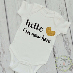 Newborn Hospital Take Home Outfit Girl Birth Announcement Hello I'm New Here Girl Newborn Clothes Take Home Outfit Baby Shirt 040 - Bump and Beyond Designs